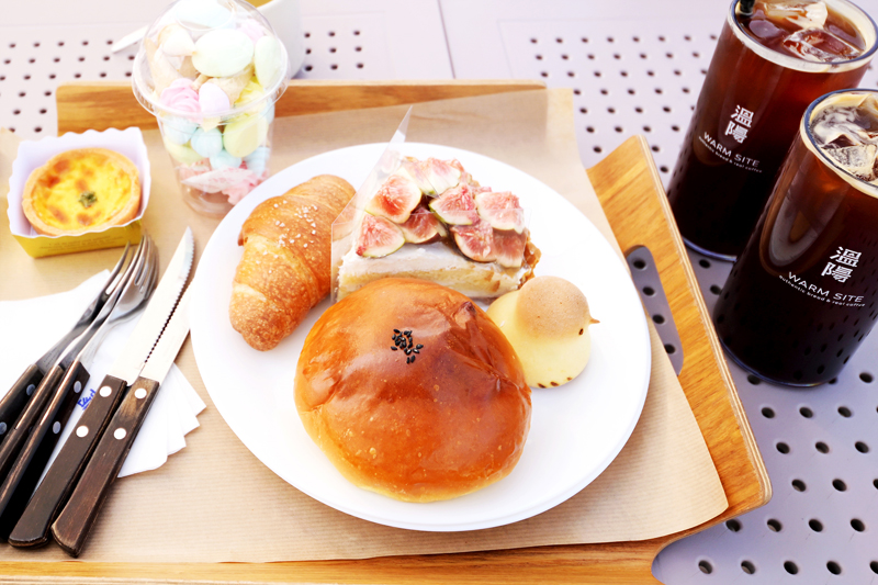 아산 신정호 커피 베이커리 뷰 맛집 웜사이트 온양 브런치 카페