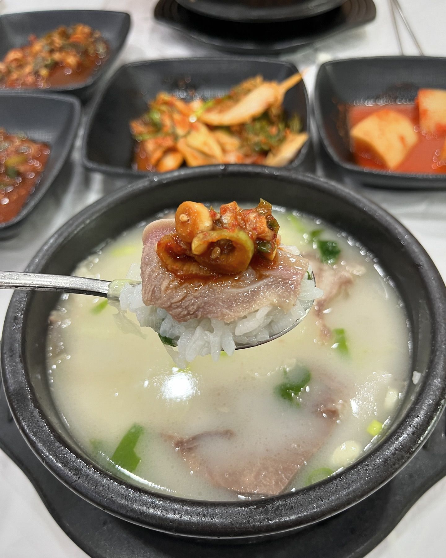 아산 국밥 맛집 <고려옥> 여기 30년 전통의 곰탕 맛집으로, 아산시 대표 맛집이자 안심식당, 모범 음식점으로도 인정받은 곳이에요.